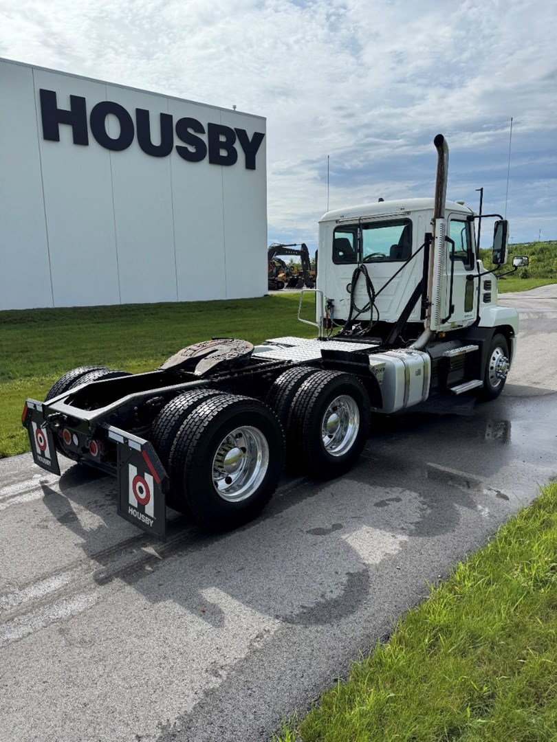 2022 MACK AN64T - USED TRUCKS DAY CAB - image 6